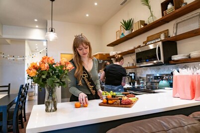 Celebration Penthouse: Sleeps 12, Rooftop, King Beds, Spa