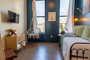 4 室のベッドルーム、デスク、アイロン / アイロン台、WiFi (無料)