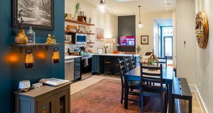 Celebration Penthouse: Sleeps 12, Rooftop, King Beds, Spa