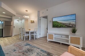 Interior - Modern apartment close to Theme Parks and International Drive (Orlando)