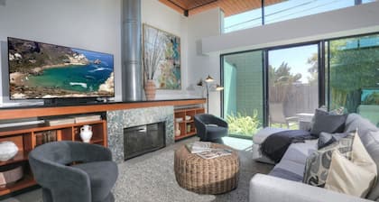 *NEW* Oceanside Mesa Retreat Steps From Beach
