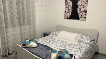 1 quarto, cofres nos quartos, ferros/tábuas de passar roupa, Wi-Fi