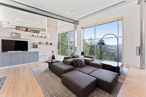 Sonoma Hills / Mountain Views, Fireplace & BBQ