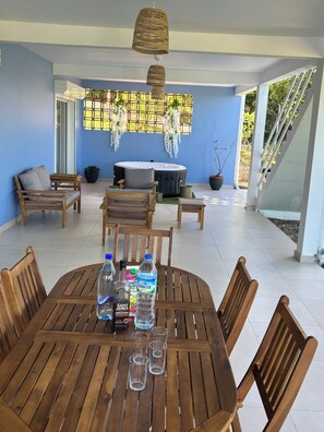 Outdoor dining