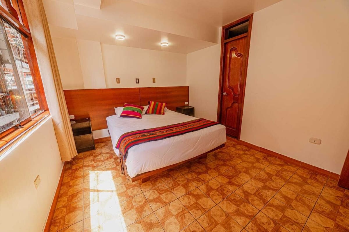 Deluxe Single Room | Free WiFi, bed sheets