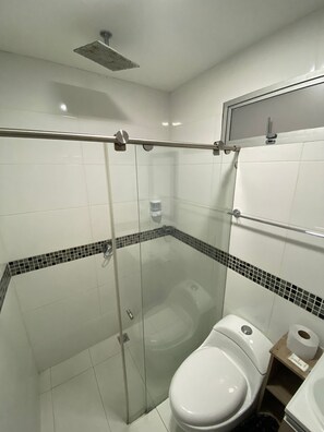 Bathroom - Emporium Laureles Hotel (Medellín)