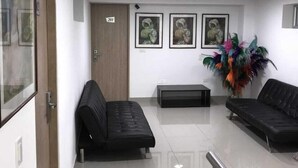 Standard Double Room, 1 Queen Bed, Accessible | Living area - Emporium Laureles Hotel (Medellín)