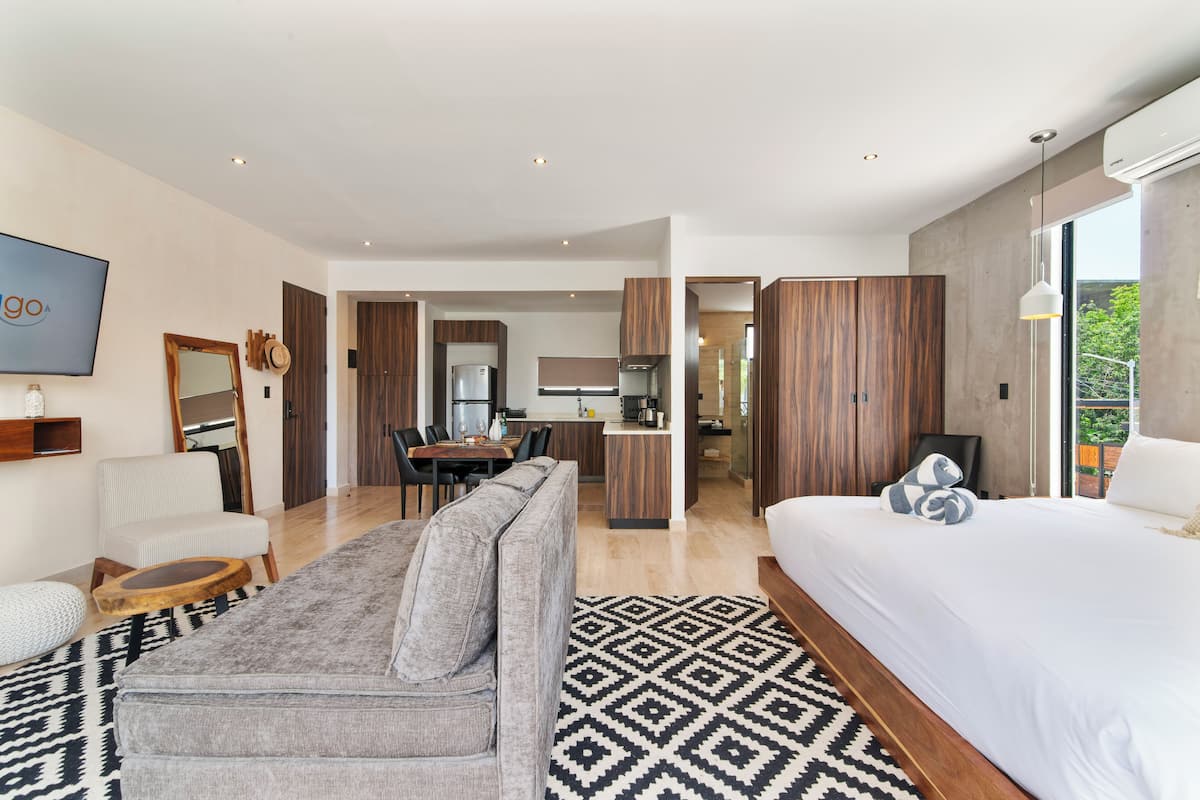 1 bedroom, in-room safe, free WiFi, bed sheets