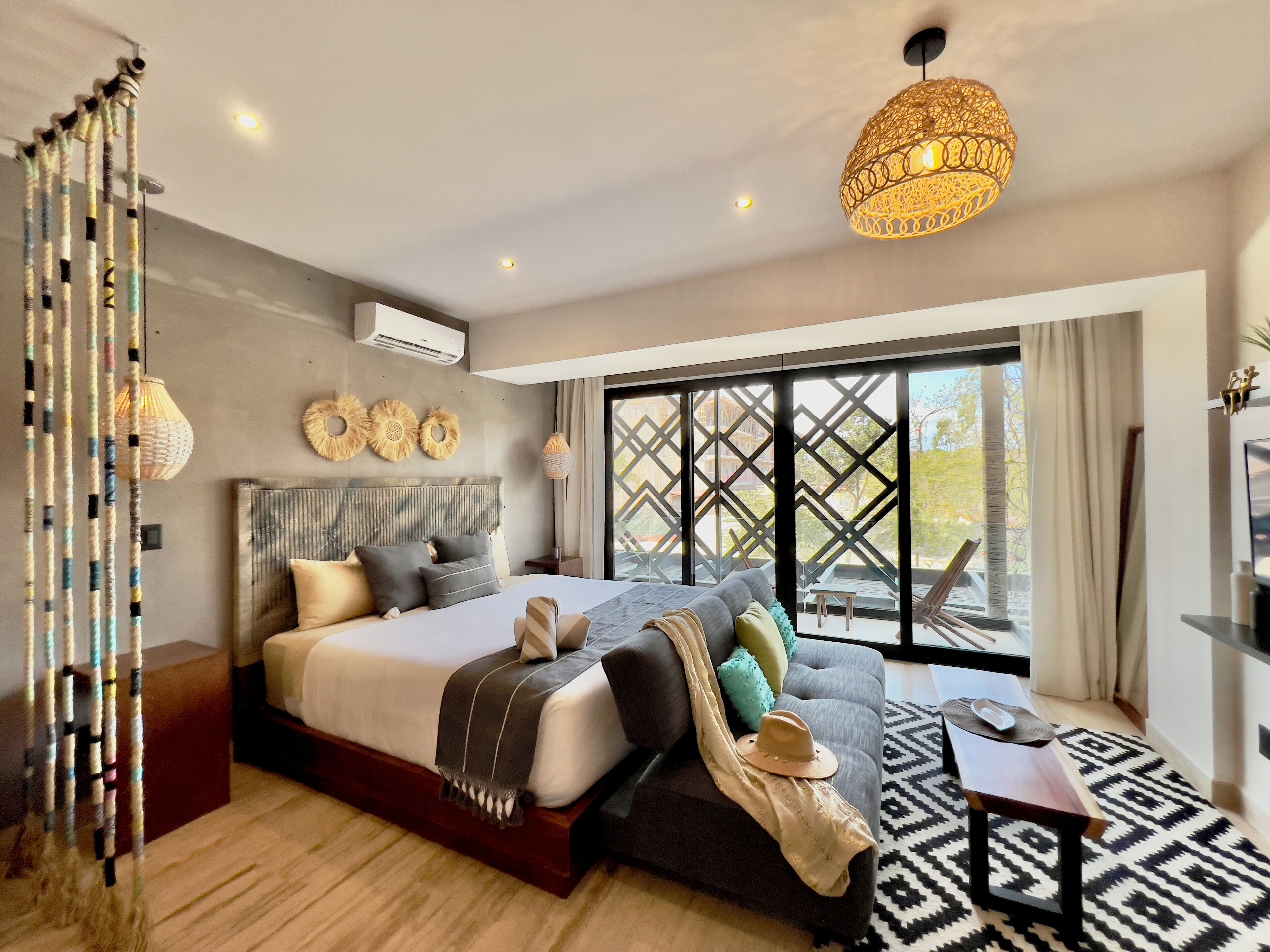 Deluxe Studio | In-room safe, free WiFi, bed sheets