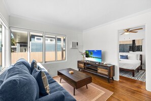 Smart TV - NEW Private Ocean Beach Home with Yard and Parking (San Diego)