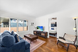 1 bedroom, iron/ironing board, travel cot, WiFi - NEW Private Ocean Beach Home with Yard and Parking (San Diego)