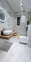 Ducha, cabezal de ducha tipo lluvia, artículos de tocador gratuitos