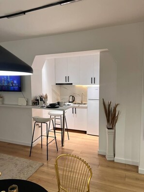 Apartment | Private kitchen | Espresso maker, coffee/tea maker, cookware/dishes/utensils