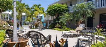 East Haven Tropical Escape. Off Atlantic Ave!!