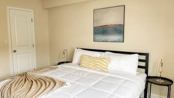 Schreibtisch, Bügeleisen/Bügelbrett, kostenloses WLAN, Bettwäsche