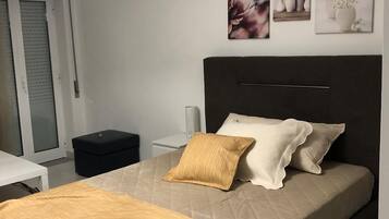 1 bedroom, WiFi, bed sheets