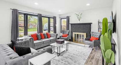 Roomy Retreat–Family&Friends|2 King Beds|Game Room | Valpo University | Dunes