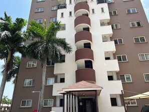 Exterior - Luxurious 3-Bedroom Prestigious Villagio Primavera (Accra)