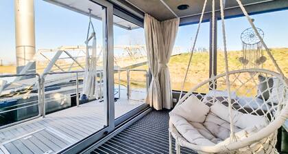 Seeuferschiff in Ophoven mit Seeblick