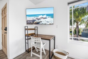 Interior - Spacious Ocean Beach Studio w/ Parking - Short Walk to the Beach (San Diego)