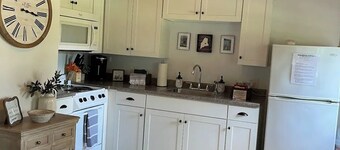 Cozy MaineStay Cottage #1 Hampden/Bangor