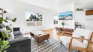 Unclassified image, 5 of 18, button - NEW 1br Ocean Beach Apartment w/ Parking - Short Walk to the Beach (San Diego)