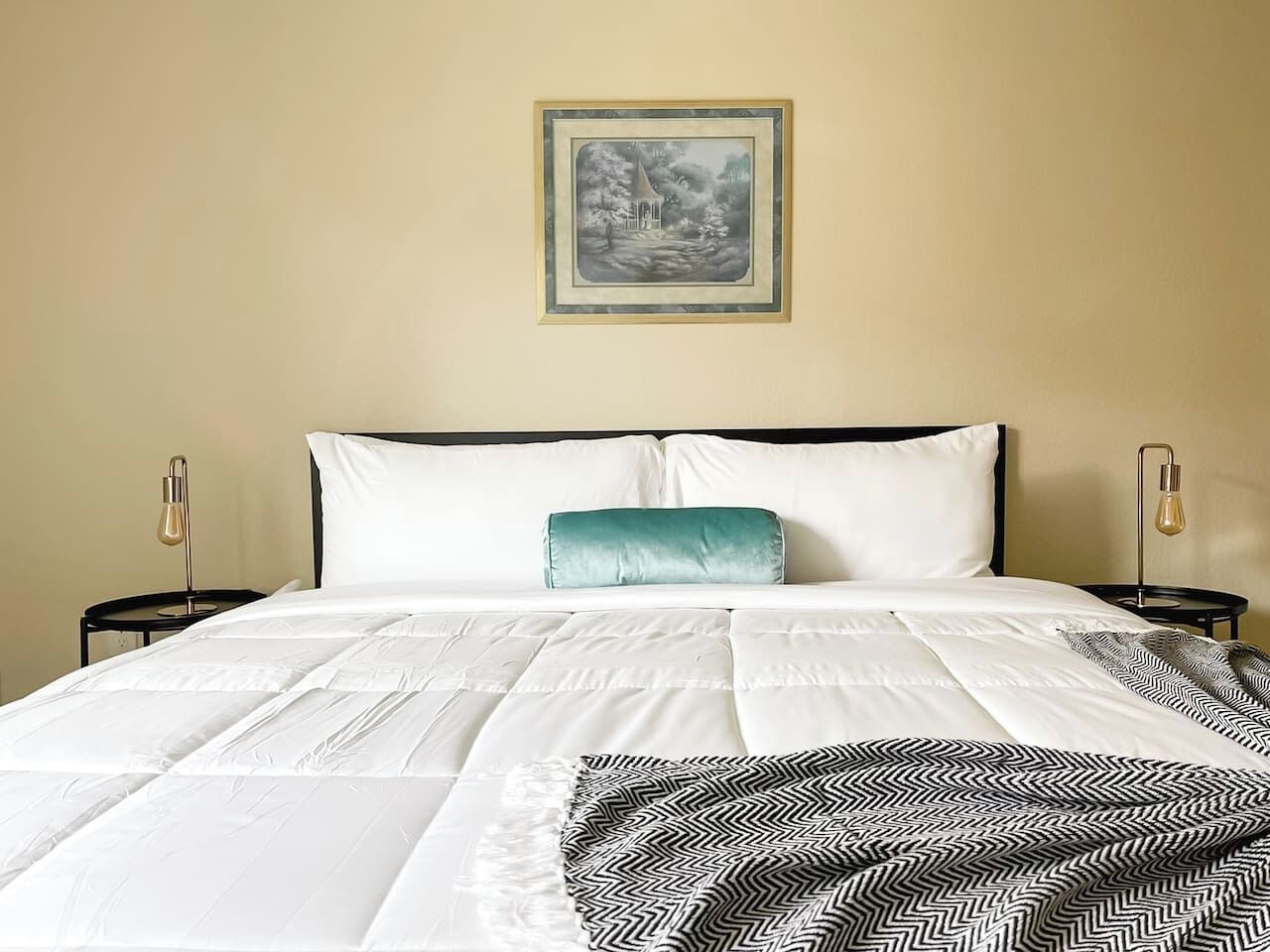 Schreibtisch, Bügeleisen/Bügelbrett, kostenloses WLAN, Bettwäsche