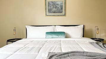 Schreibtisch, Bügeleisen/Bügelbrett, kostenloses WLAN, Bettwäsche