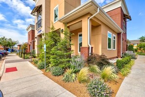 Exterior - Sleepover | Welcoming 1BD/1BA + Gym - OKC (Oklahoma City)