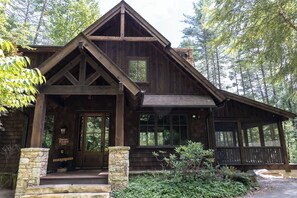 Exterior - BEAR'S DEN  - Spacious mountain home on river game room & fire pit in Burlingame (Sapphire)
