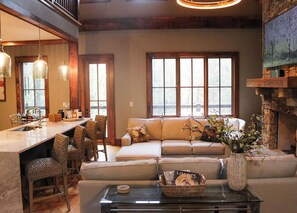 Interior - BEAR'S DEN - Spacious mountain home on river game room & fire pit in Burlingame (Sapphire)