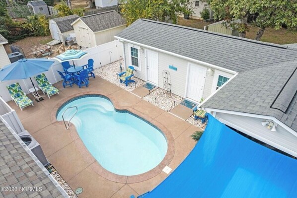 Et oppvarmet basseng