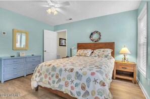 3 habitaciones, tabla de planchar con plancha, wifi y ropa de cama 