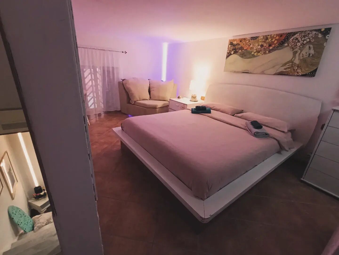 1 chambre, fer et planche à repasser, Wi-Fi gratuit, draps fournis