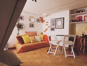 Smart-TV, Videospiele, DVD-Player, Bücher