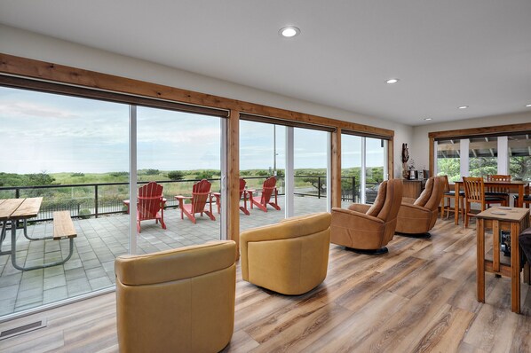 Interior - Stunning 4br Oceanfront on South Prom (Seaside)
