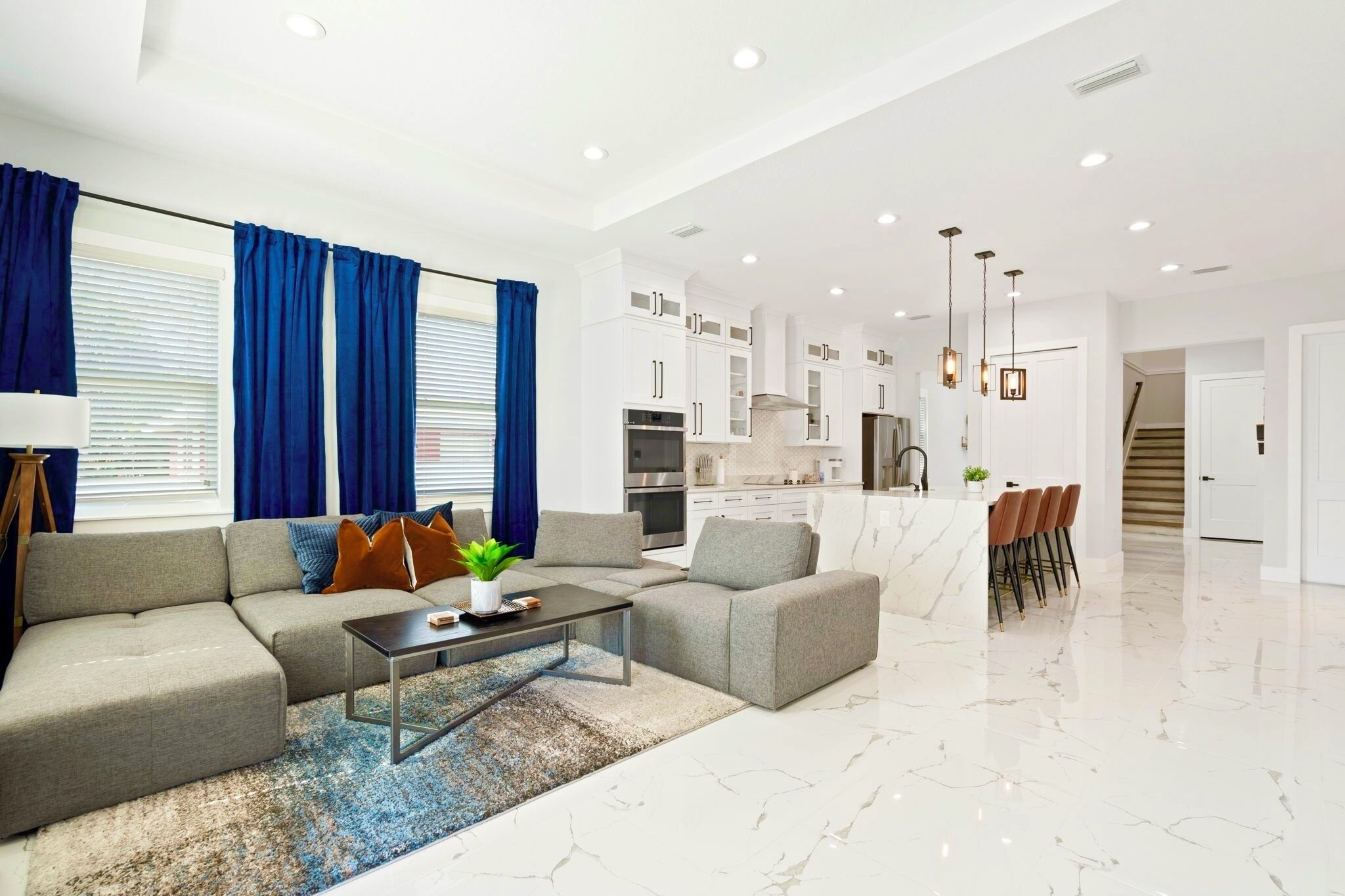 Luxe Large New Construction Home in Heart of Tampa. Next to Airport and Stadium!