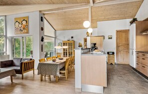Interior - 3 bedroom gorgeous home in Ringkøbing (Ringkøbing)