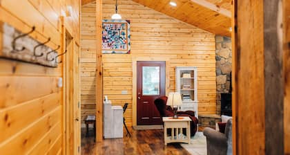 Lazy Days by Rocky Hill Cabins