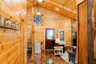 Lazy Days by Rocky Hill Cabins