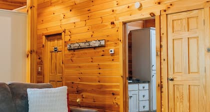 Lazy Days by Rocky Hill Cabins