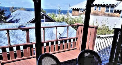 Ocean Beach, Fire Island,NY 4 bed,2 Bath, Sleeps 9, Full Kitchen, Deck, Bicycles