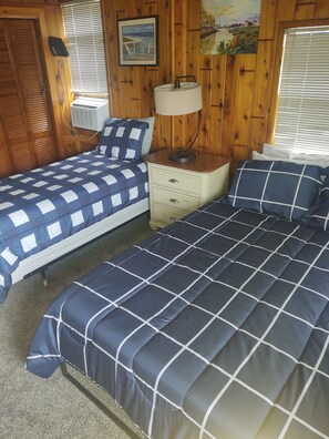 4 chambres, fer et planche à repasser, lit parapluie, Wi-Fi gratuit