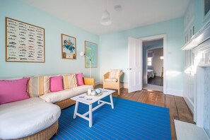 TV - Marine Cottage, Aldeburgh (Aldeburgh)