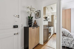 1 soverom og skrivebord