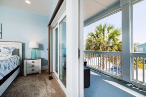 4 عدّة غرف نوم ومكتب وسرير سفر وواي فاي مجانًا