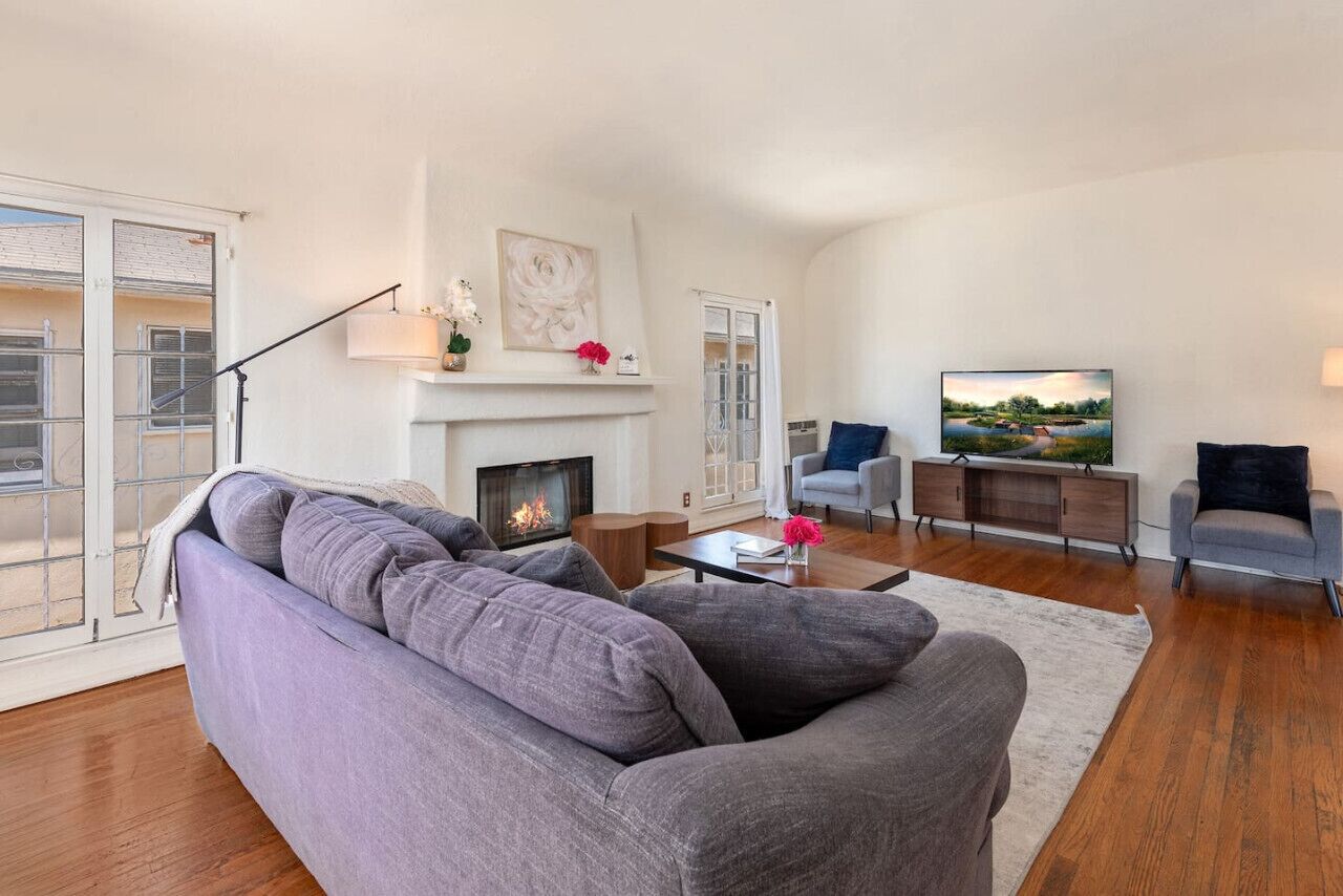 Duplex with Fireplace and Hot Tub