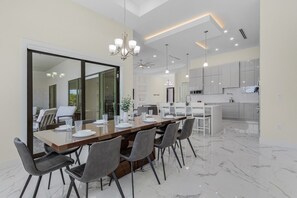 Dining - LUXURY - Close to Beach! - Pool Table, Heated Pool & Spa - Serenity Oasis - Roelens (Cape Coral)