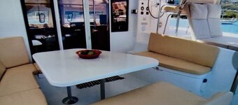 Grand Catamaran AU Mouillage