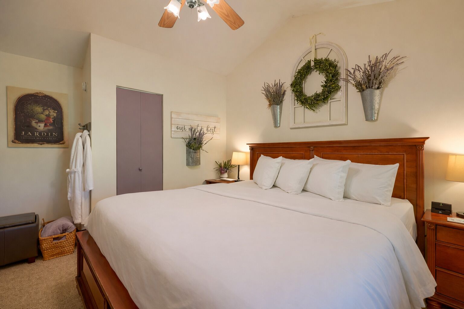 2 bedrooms, bed sheets